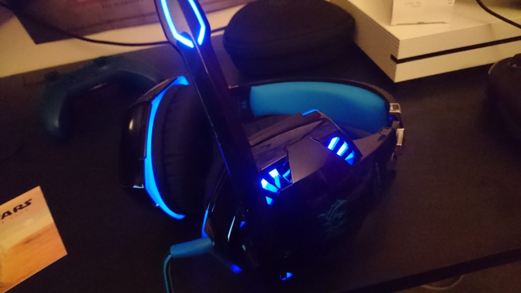 Kotion Each GS2000 gaming headset resting down