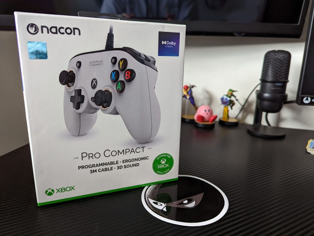 Nacon Pro Compact - Box