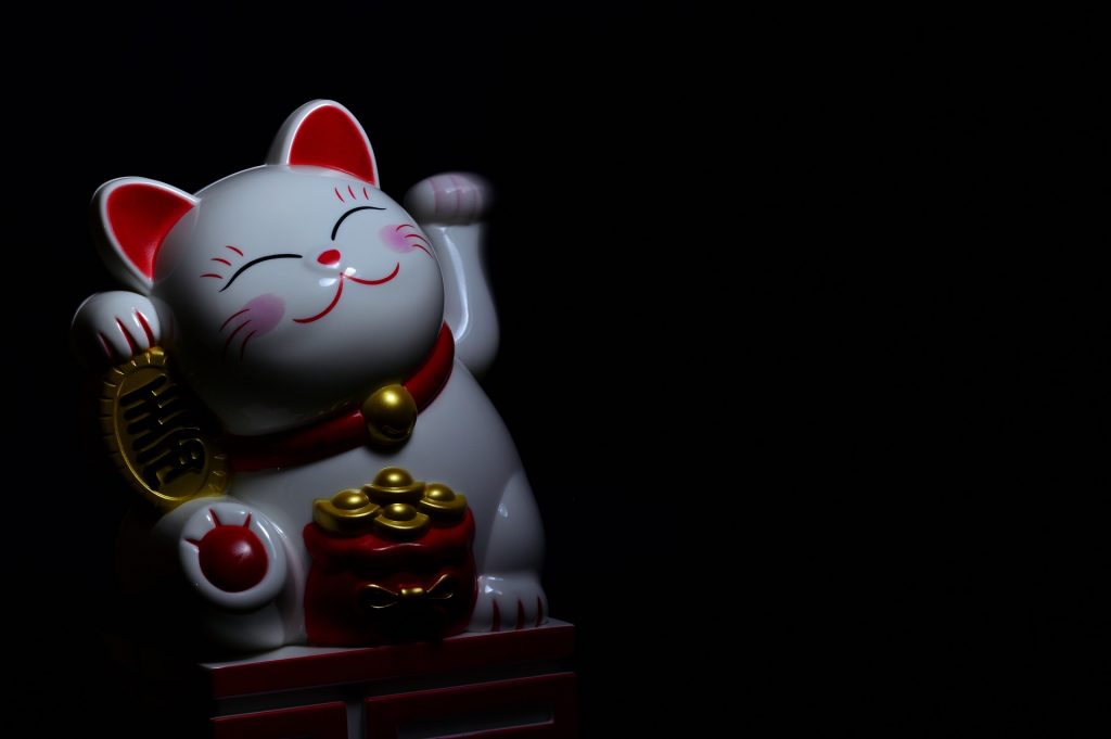 Lucky Cat representing superstitions used by those playing casino games