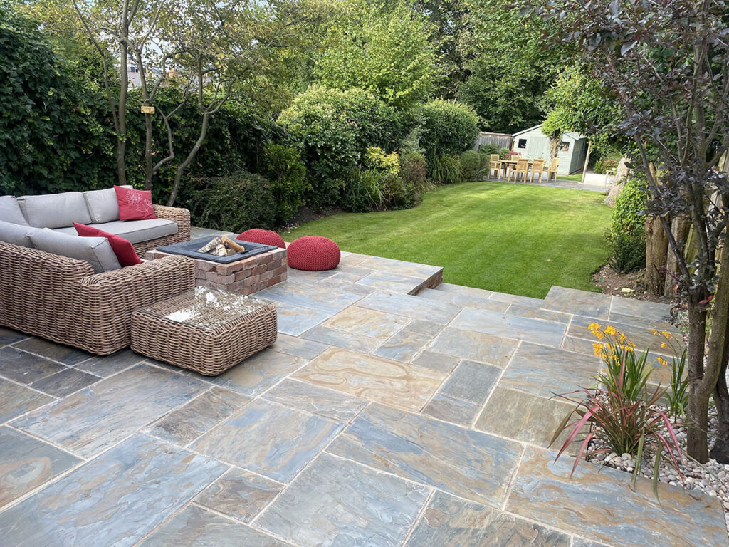 Discount Paving Slabs in a recently renovated back garden with patio set