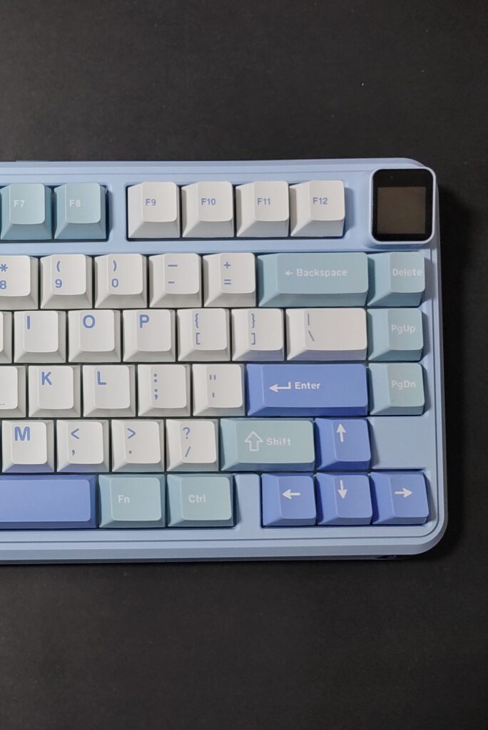 Mechlands Vibe75 V2 review – Clean looks, great feel, no fluff 23 Mechlands Vibe75 V2 - Right side keyboard