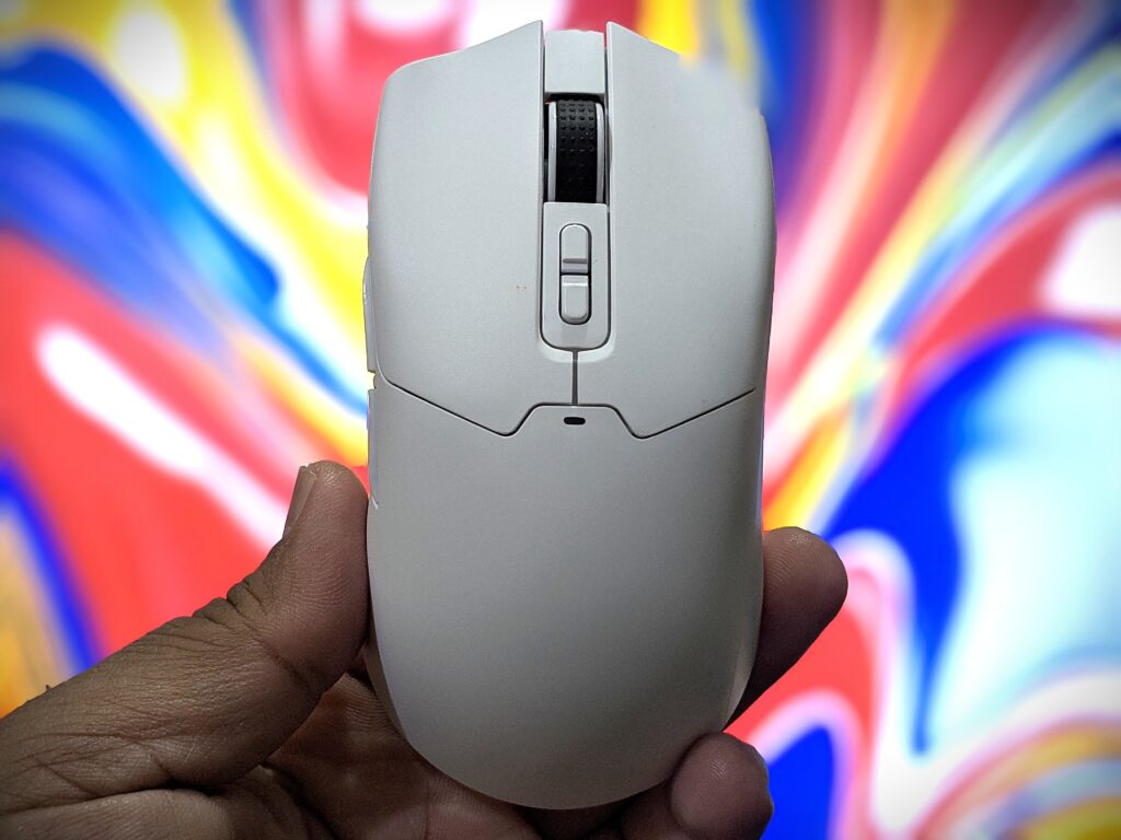 EPOMAKER Click Mouse review – Fast, light, and full of power 10 EPOMAKER Click Mouse - Top shell
