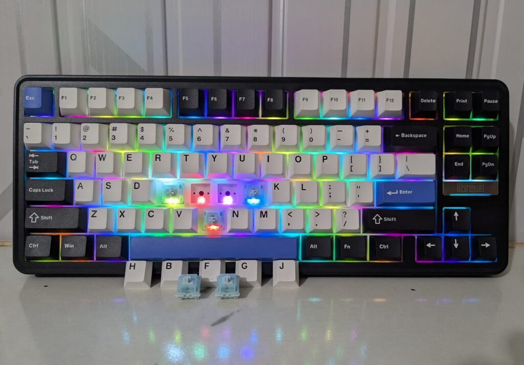 EPOMAKER TH85 review – A compact keyboard with stunning RGB flair 23 EPOMAKER TH85 - RGB lighting switches pulled