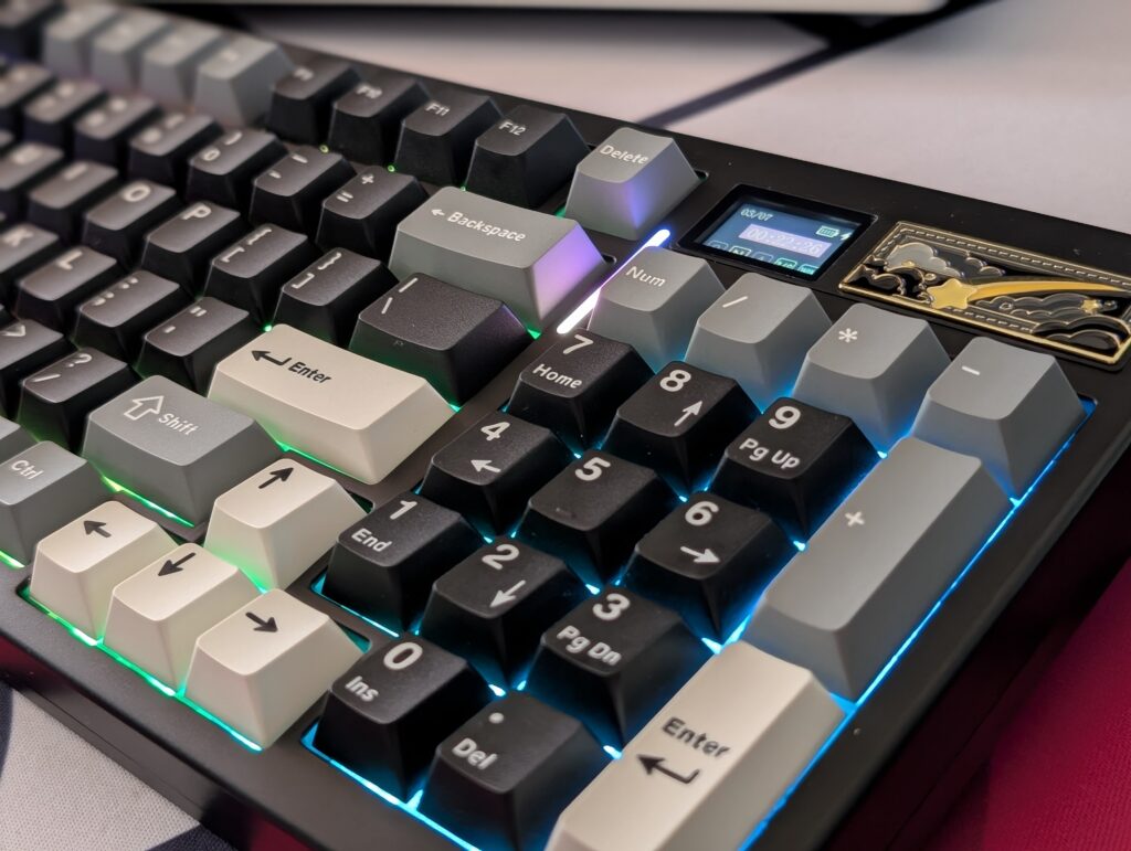 YUNZII IF99 Wireless Keyboard review – Stunning, creamy & packed with features 2 YUNZII IF99 - Number Pad