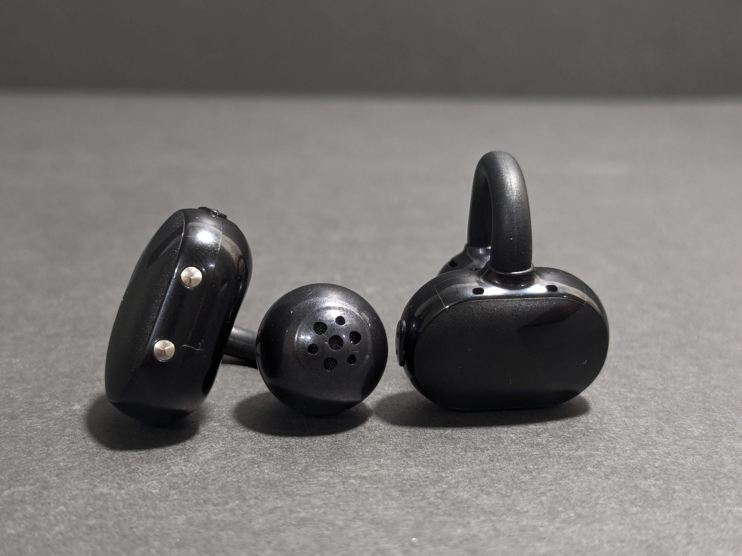 SoundPEATS POP Clip Wireless Earbuds - Close Up of the Earbuds