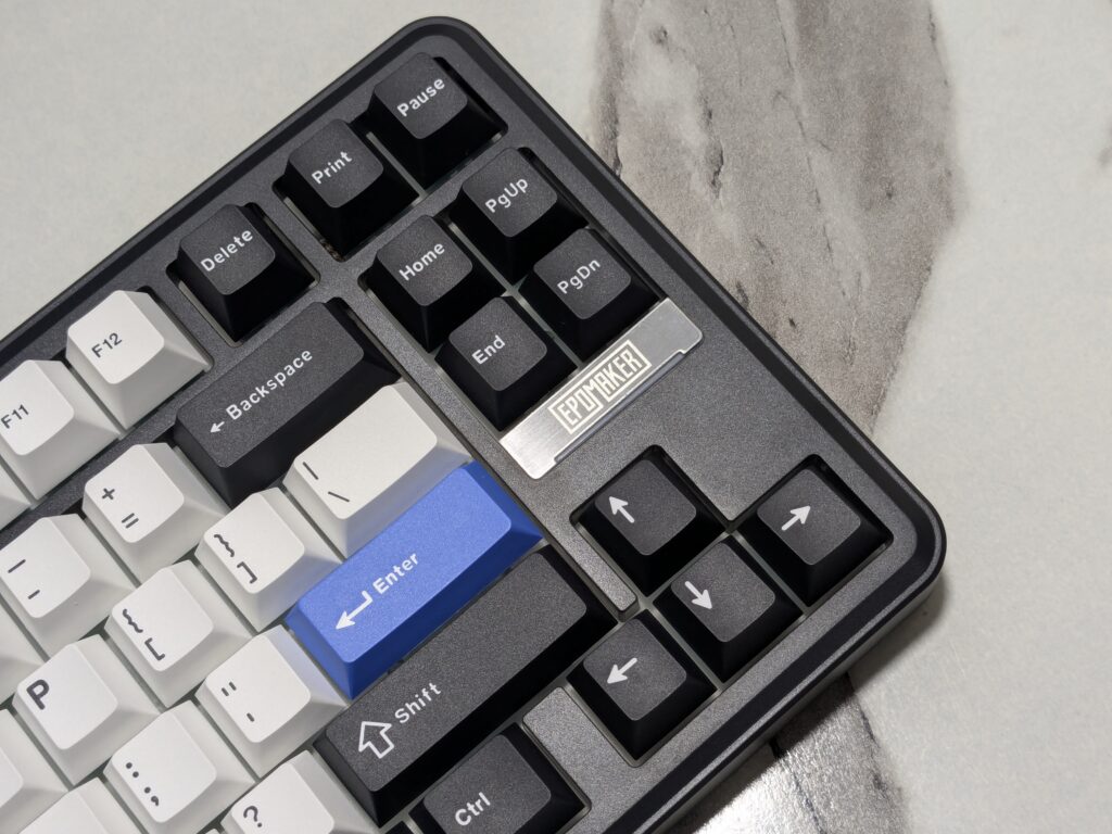 EPOMAKER TH85 review – A compact keyboard with stunning RGB flair 8 EPOMAKER TH85 - Right Side