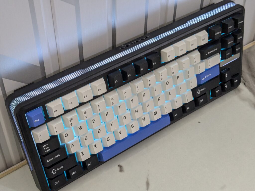 EPOMAKER TH85 review – A compact keyboard with stunning RGB flair 17 EPOMAKER TH85 - Lit Up