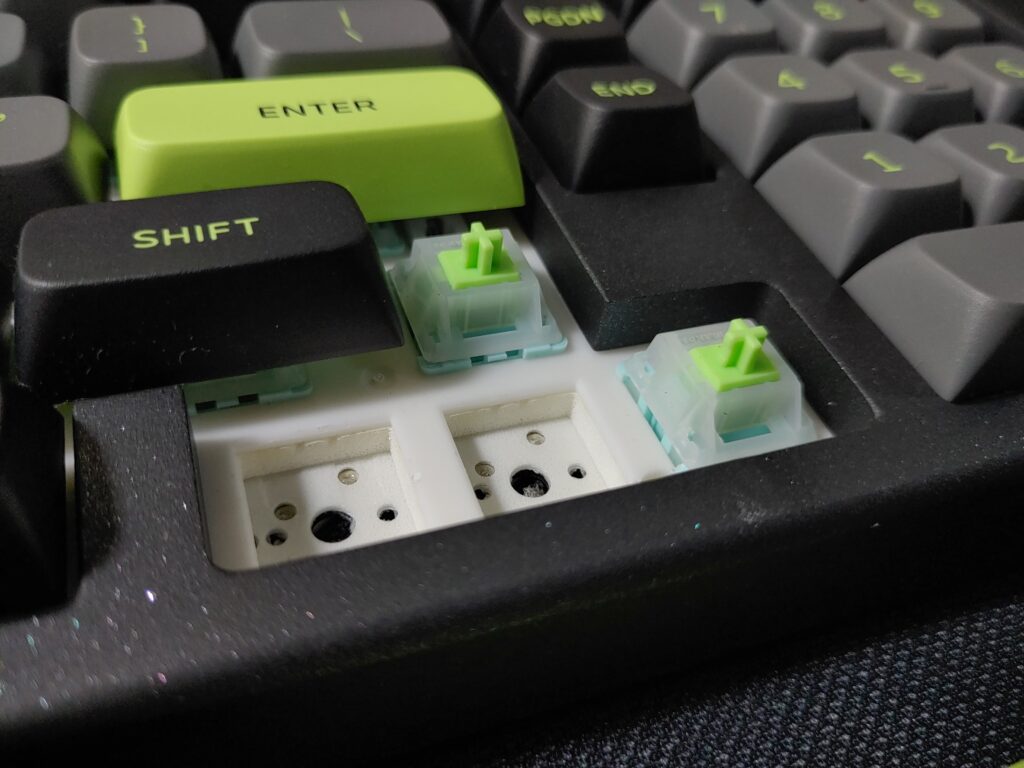 Mechlands Blade 101 review: A boldly loud mechanical keyboard with standout build quality 21 Mechlands Blade 101 - Closeup shot of switches removed