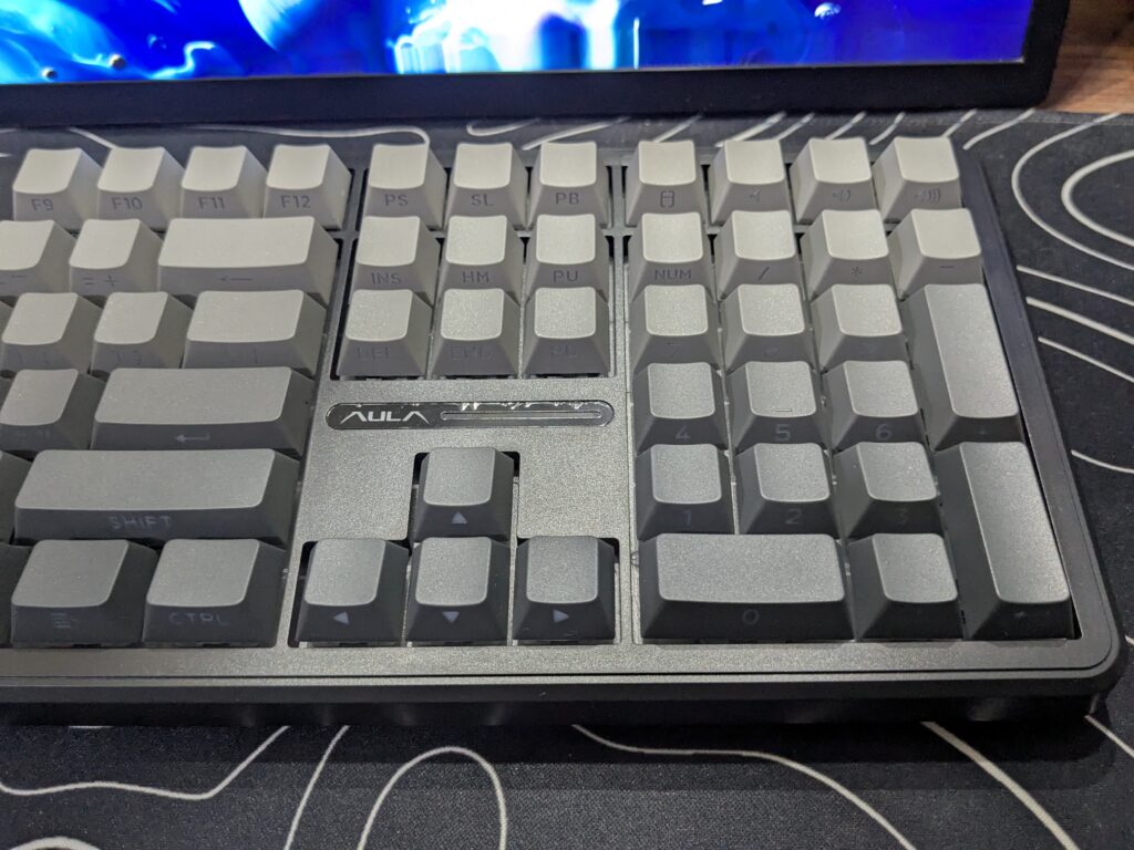 AULA F108 review: Powerful full-size wireless keyboard with creamy, satisfying sound 11 AULA F108 - Right Side