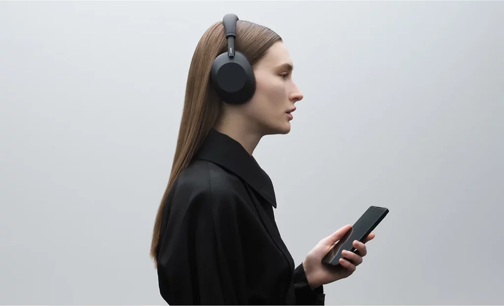 Sony WH-1000XM6 worn by Woman