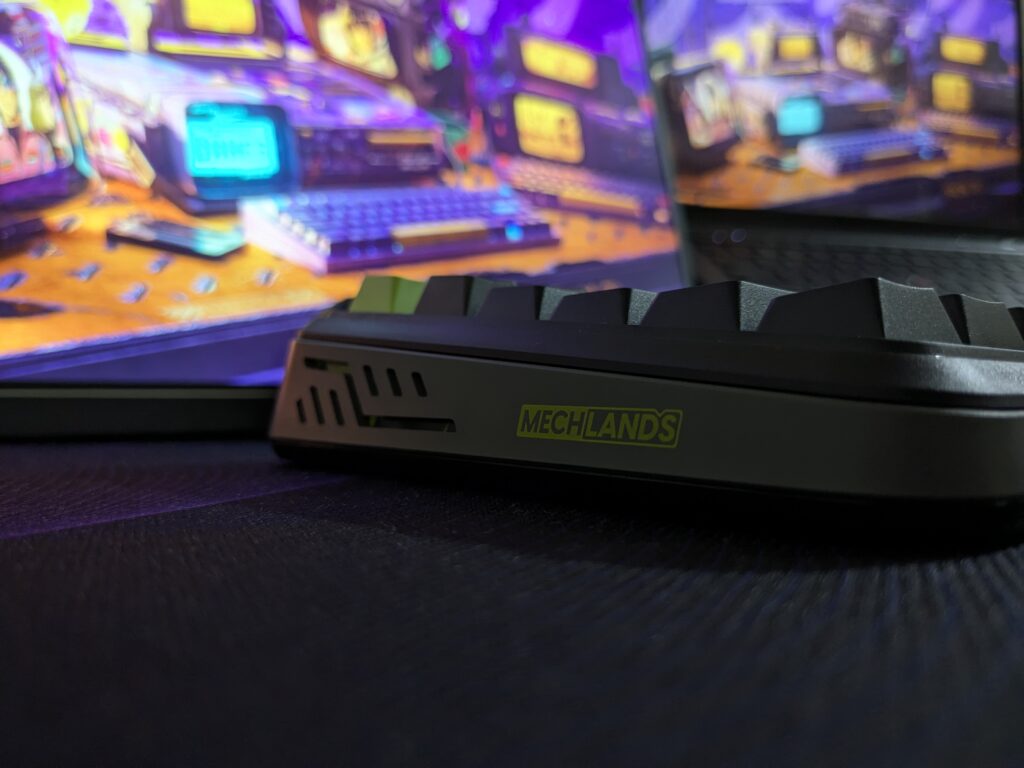 MechLands M75 Keyboard Close Up