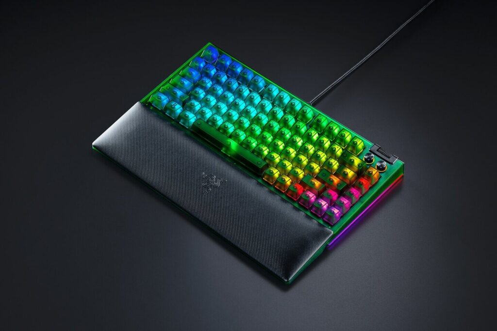 Razer Phantom Collection debuts with stunning translucent design and powerful Chroma RGB 6 Razer Phantom Collection debuts with stunning translucent design and powerful Chroma RGB 2
