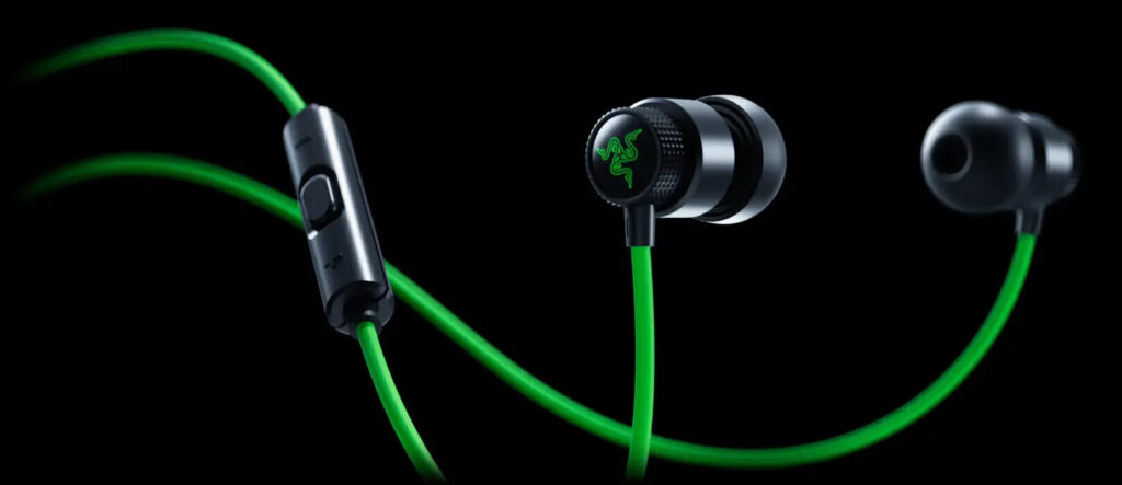 Razer Hammerhead V3 Wired Earbuds in Bright Green