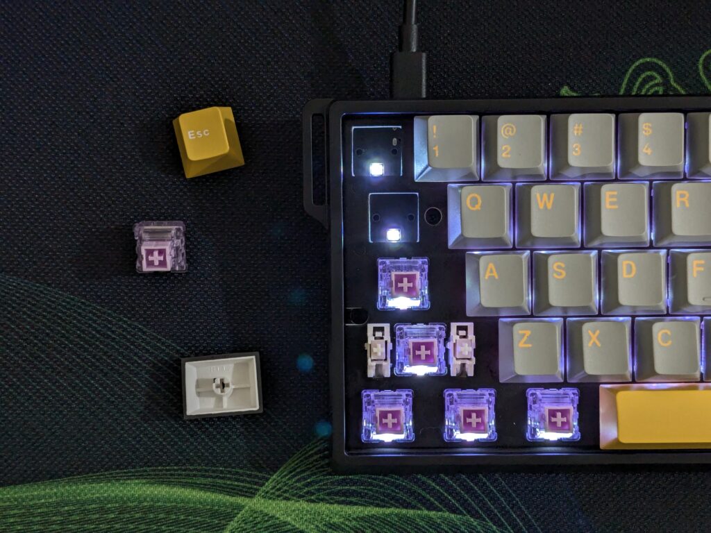 AULA WIN60 HE Max - Switches with the RGB lighting on