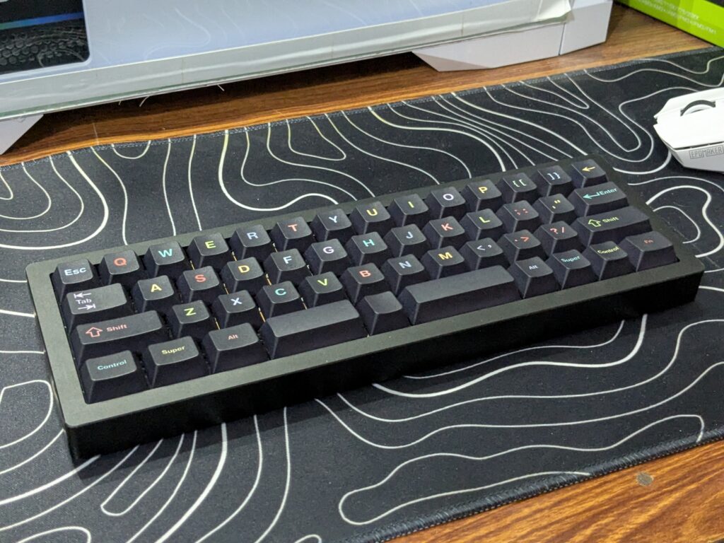 EPOMAKER Tide49 review: A compact and unique keyboard 9