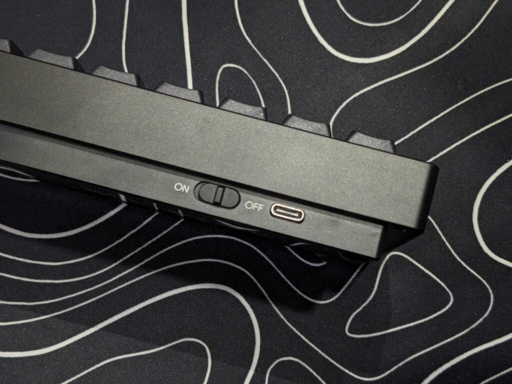 EPOMAKER Tide49 review: A compact and unique keyboard 5