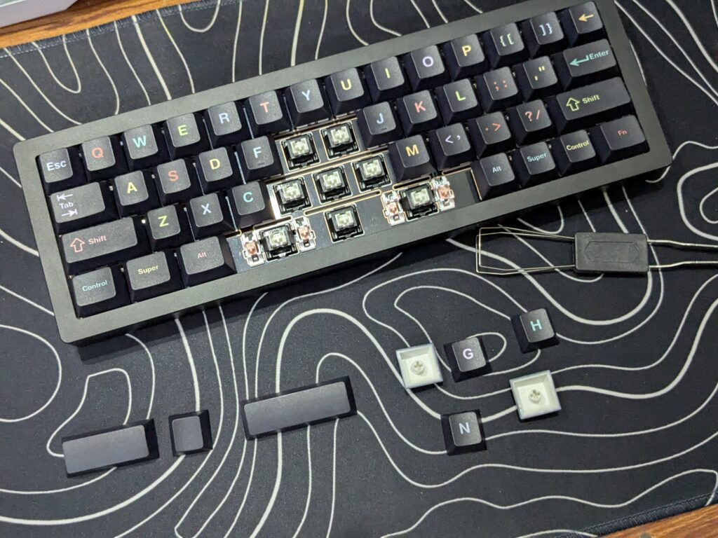 EPOMAKER Tide49 review: A compact and unique keyboard 10