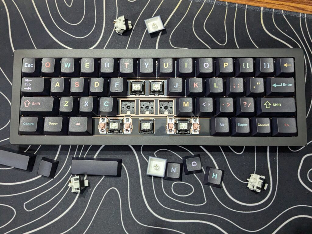 EPOMAKER Tide49 review: A compact and unique keyboard 12