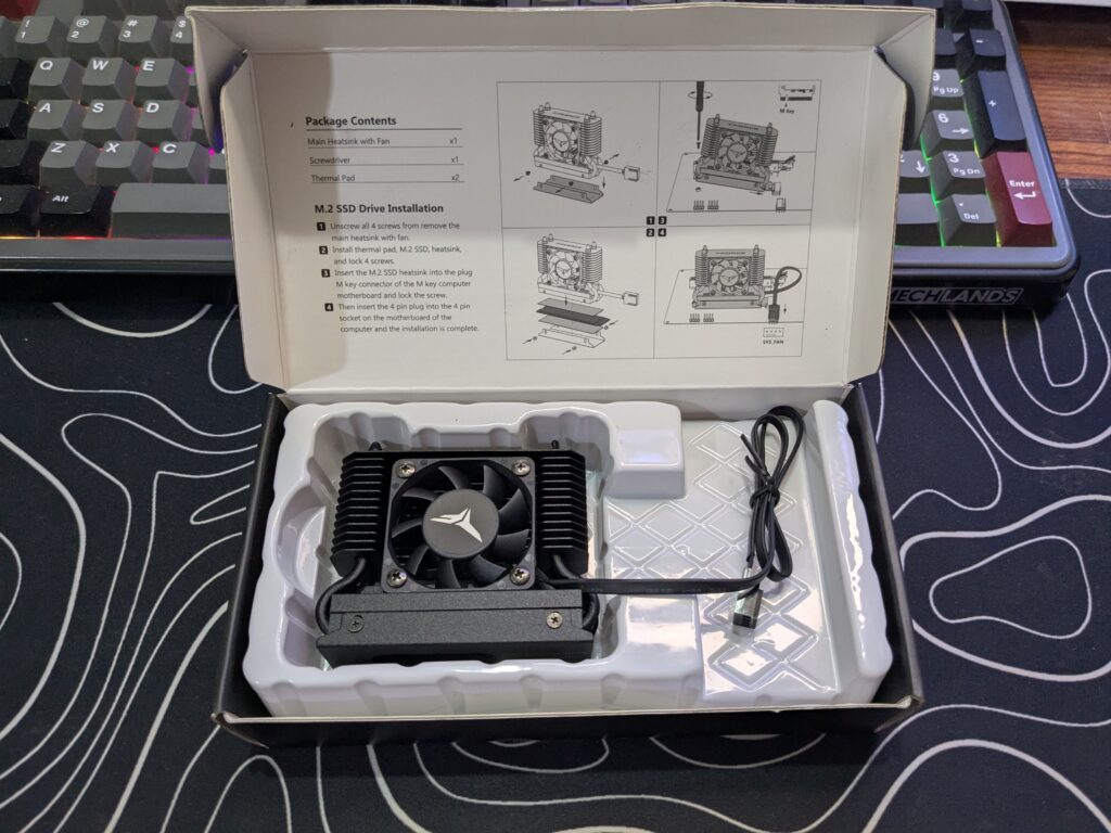 T-FORCE DARK AirFlow I SSD Cooler - Box contents