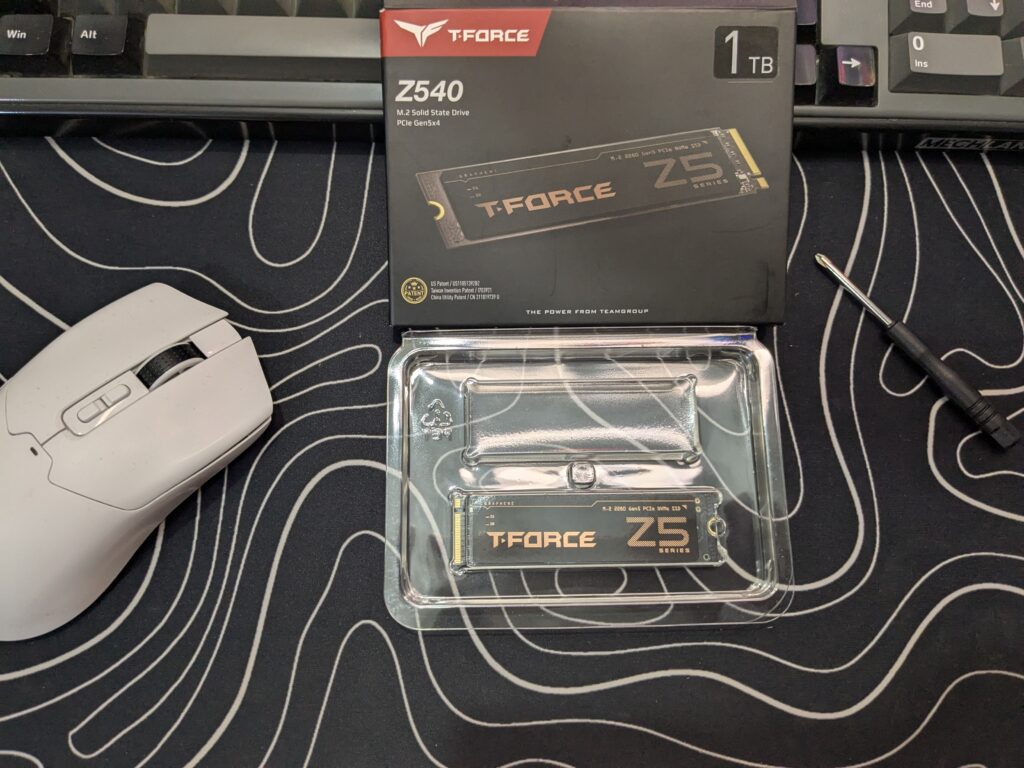 T-FORCE Z540 Gen5 SSD - Box contents