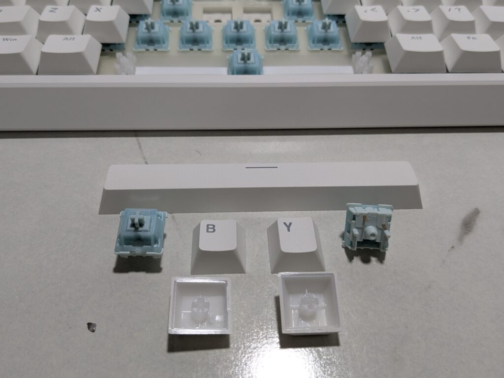 EPOMAKER G84 Mechanical Keyboard - Keycaps and switches