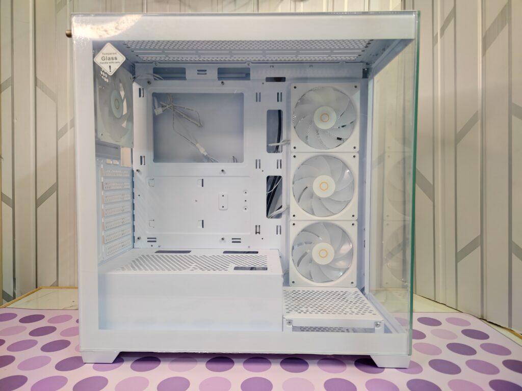 Ocypus Gamma C72 ARGB case - Out of the box