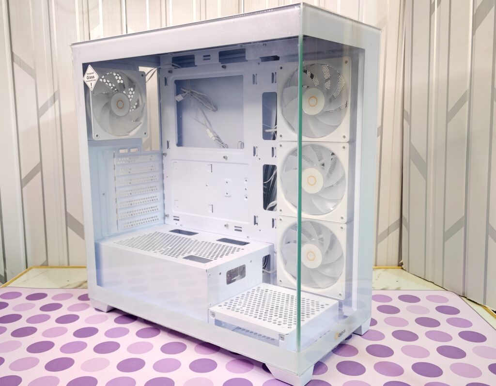 Ocypus Gamma C72 ARGB case - Angled view