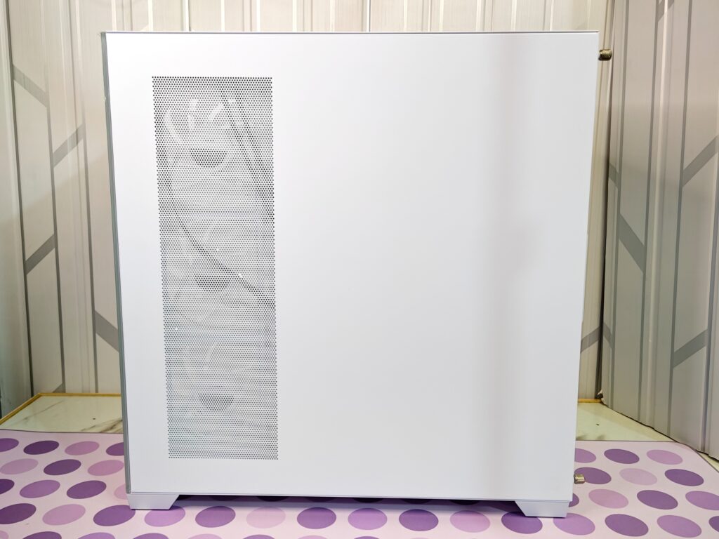 Ocypus Gamma C72 ARGB case - Closed side with vents for fans