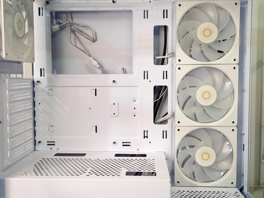 Ocypus Gamma C72 ARGB case - Internal fans