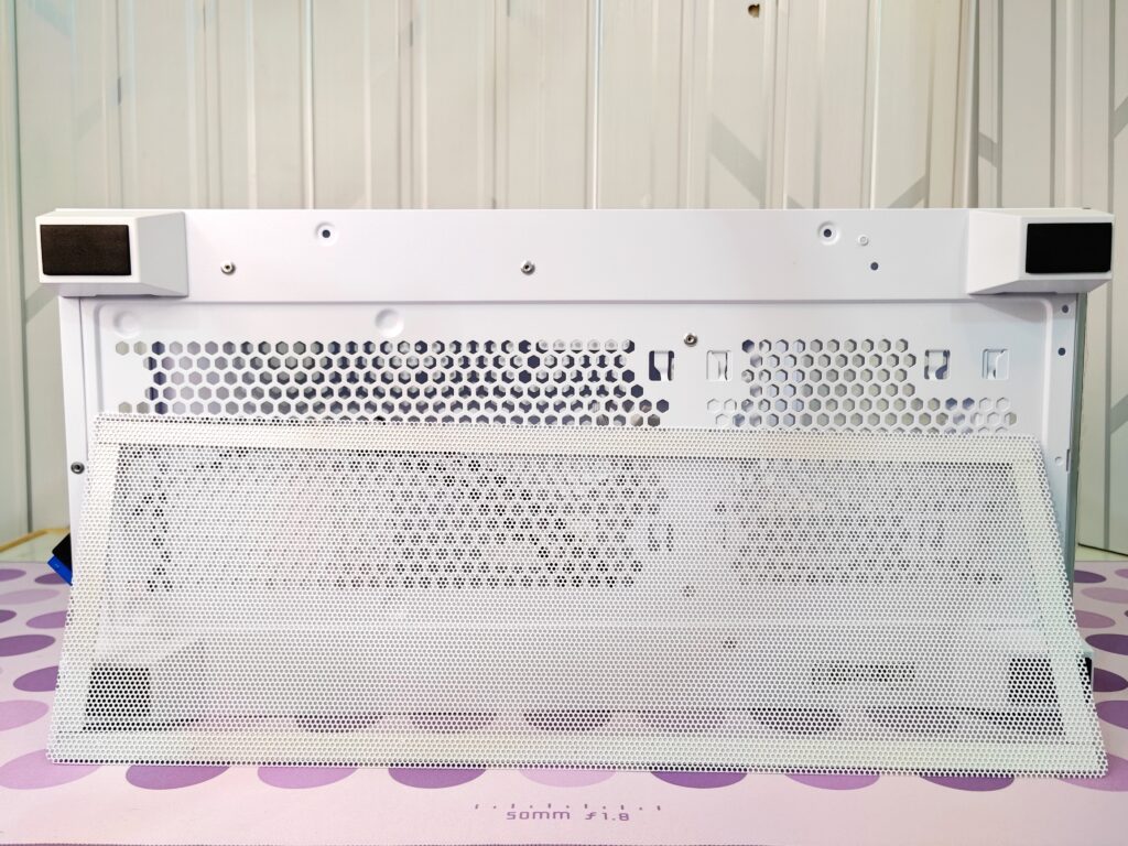 Ocypus Gamma C72 ARGB case - Underside dust cover removed