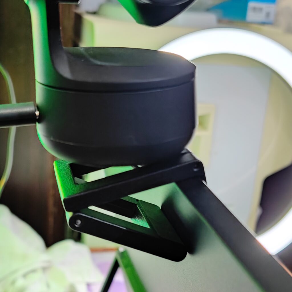 EMEET PIXY 4K dual-camera AI PTZ webcam review: Smart, sharp, but not quite perfect 22 From behind of the mounted EMEET PIXY 4K AI Webcam