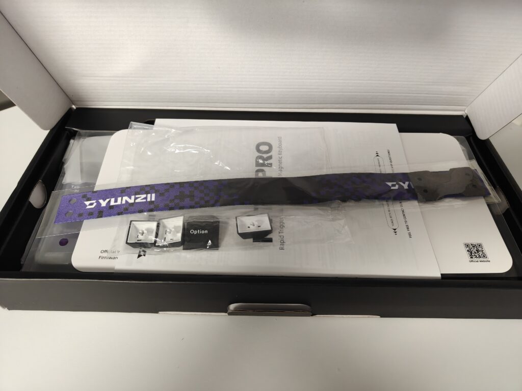 YUNZII RT75 Pro review: Magnetic magic or fidgety fiasco? 3 YUNZII RT75 PRO - Box Contents