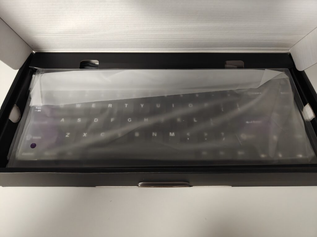 YUNZII RT75 Pro review: Magnetic magic or fidgety fiasco? 4 YUNZII RT75 PRO - Box open