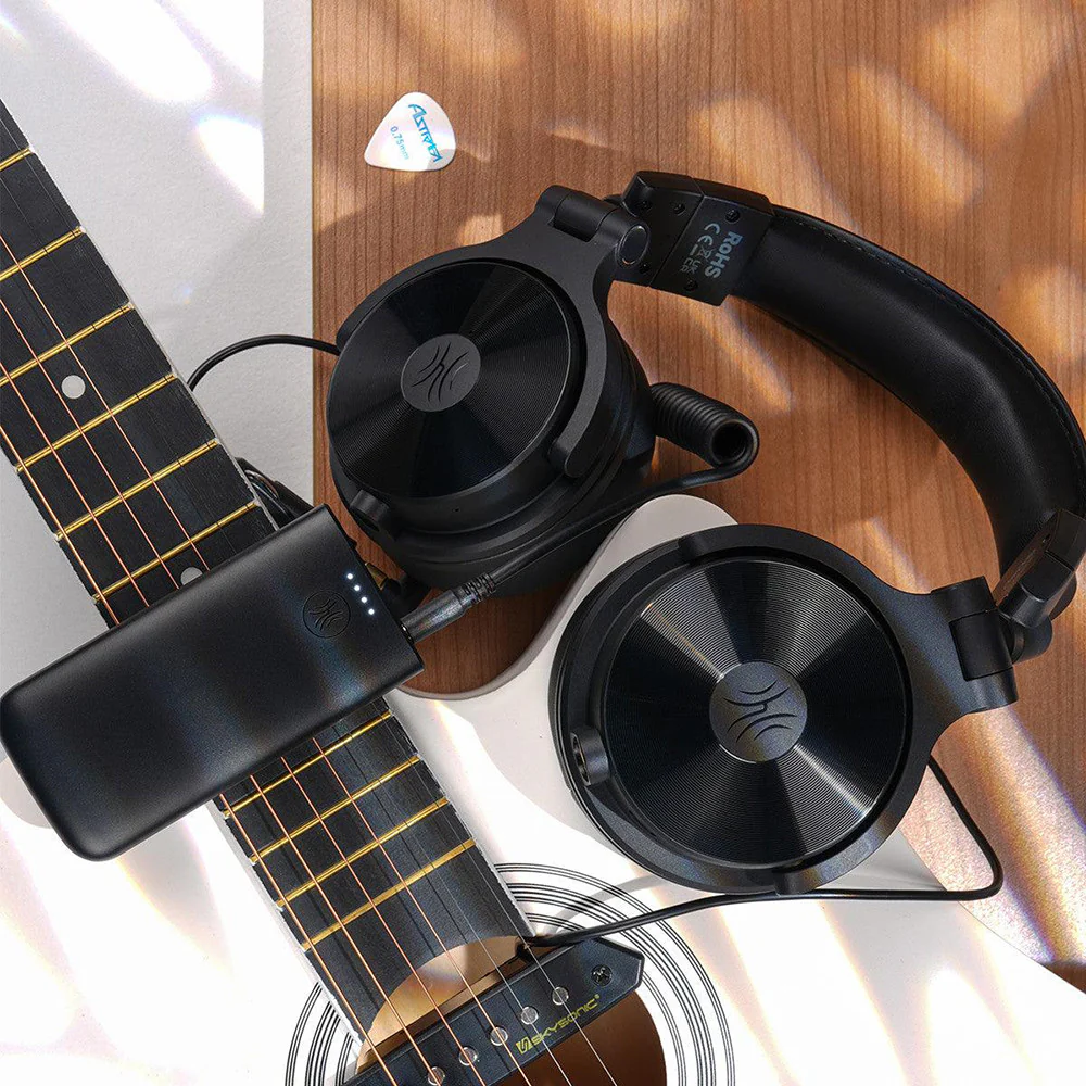 OneOdio Studio Max 1 - Next to guitar